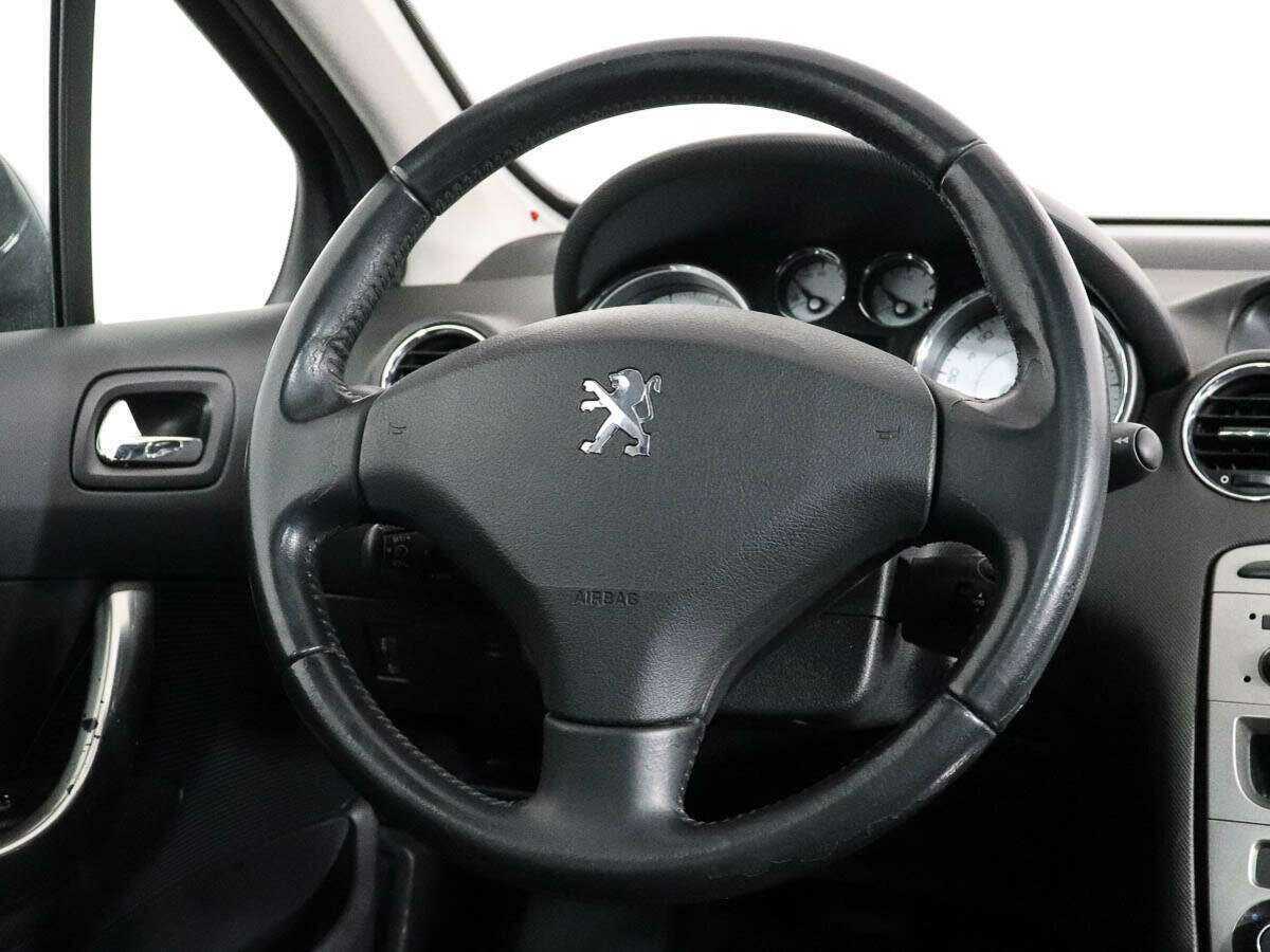 Peugeot 308, 2010 Фото №11