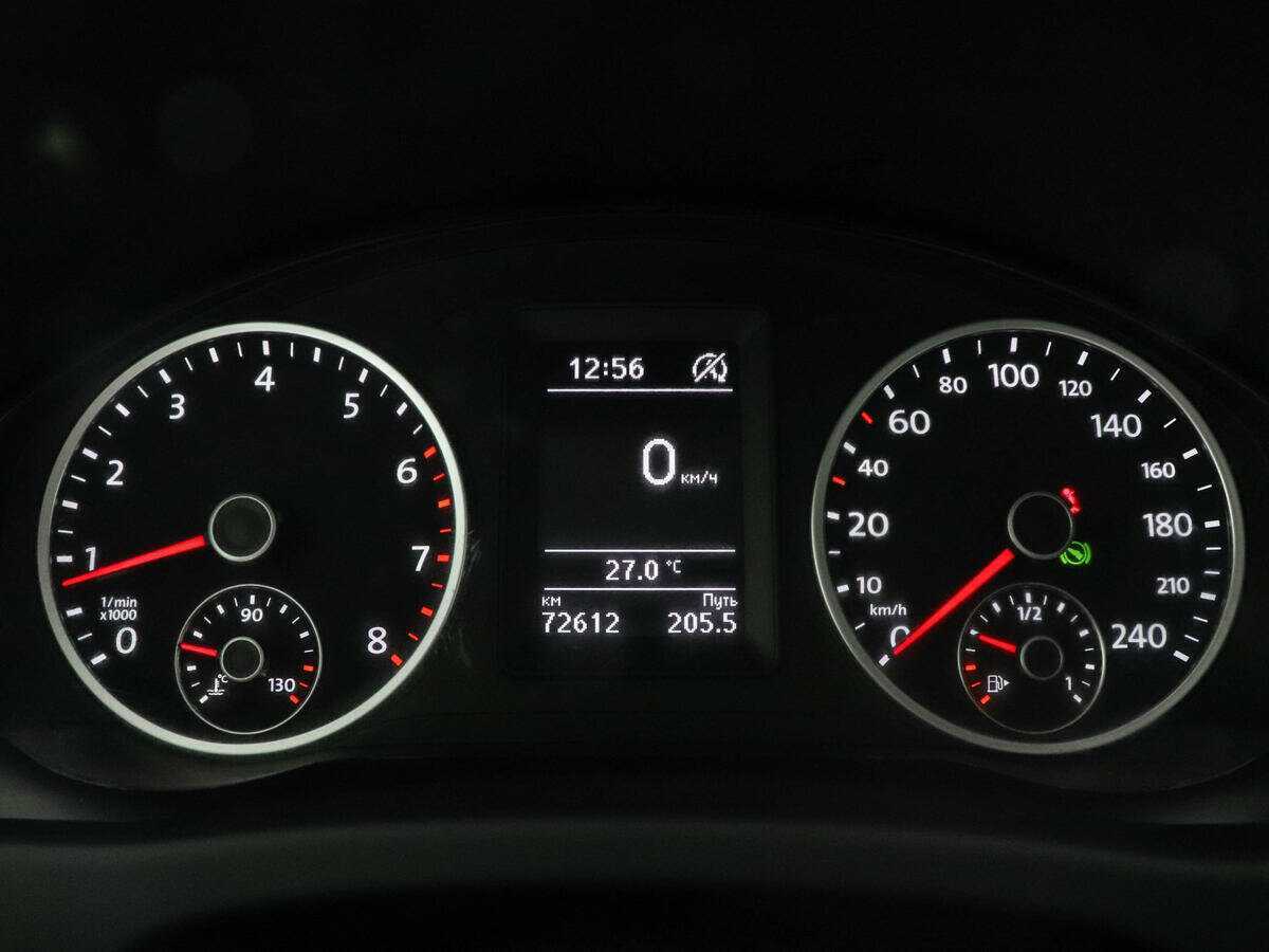 Volkswagen Tiguan, 2015 Фото №11