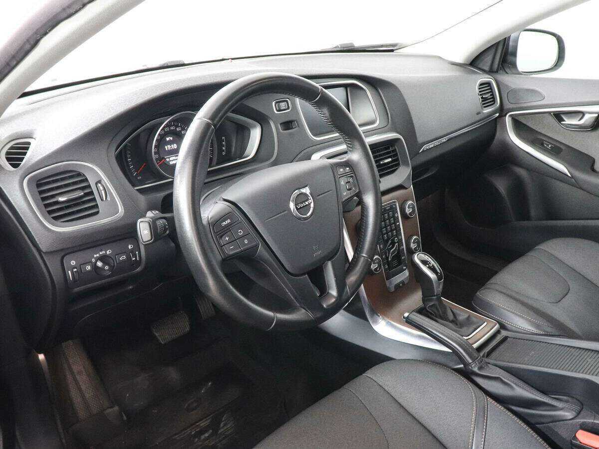 Volvo V40 Cross Country, 2017 Фото №9