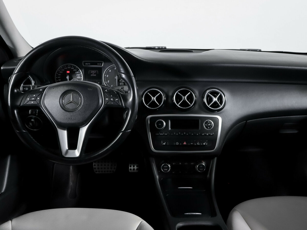 Mercedes-Benz A-Класс 180 III (W176), 2013 Фото №10