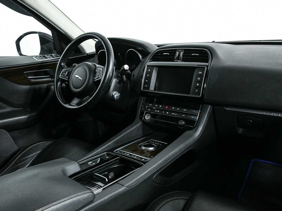 Jaguar F-Pace, 2017 Фото №7