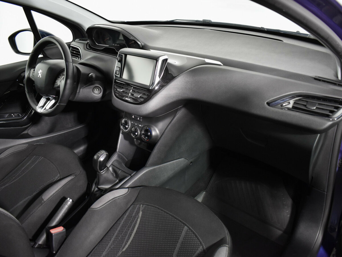 Peugeot 208 I, 2013 Фото №12