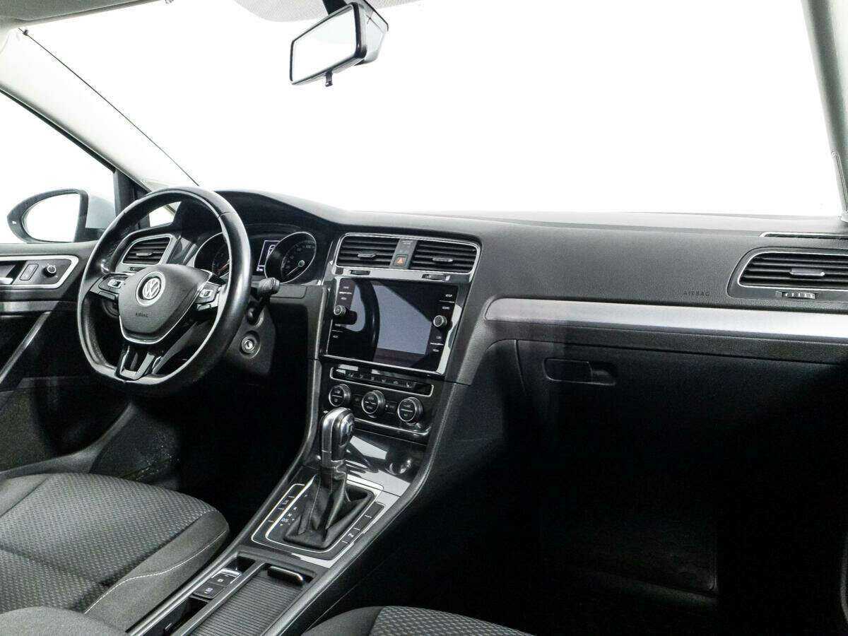 Volkswagen Golf, 2018 Фото №9
