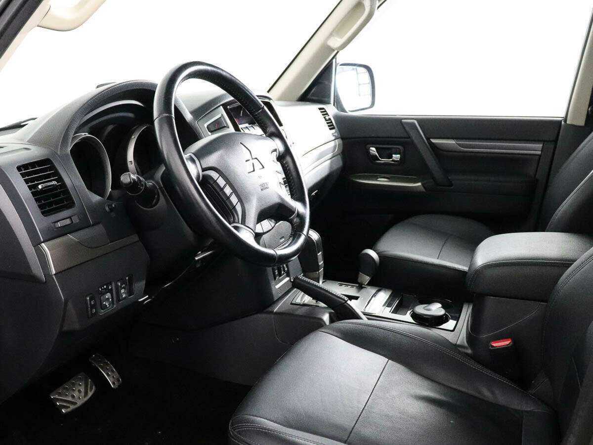 Mitsubishi Pajero, 2018 Фото №8