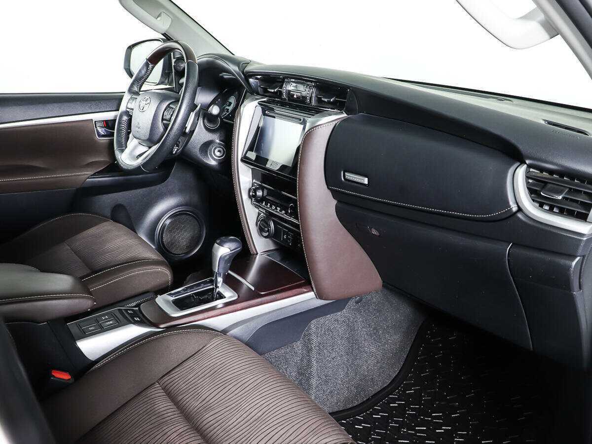 Toyota Fortuner, 2017 Фото №8