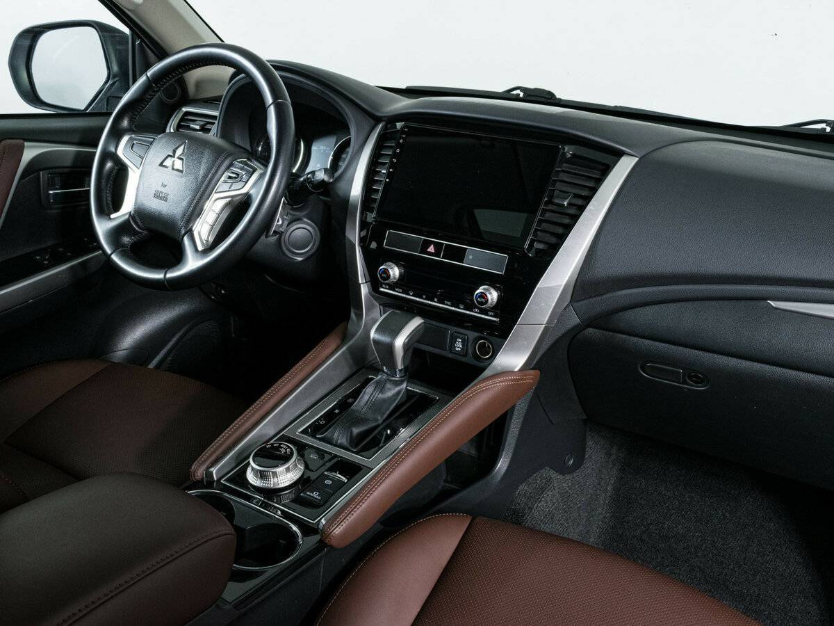 Mitsubishi Pajero Sport, 2020 Фото №7