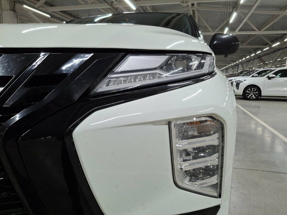 Mitsubishi Montero Sport III Рестайлинг, 2022 Фото №16