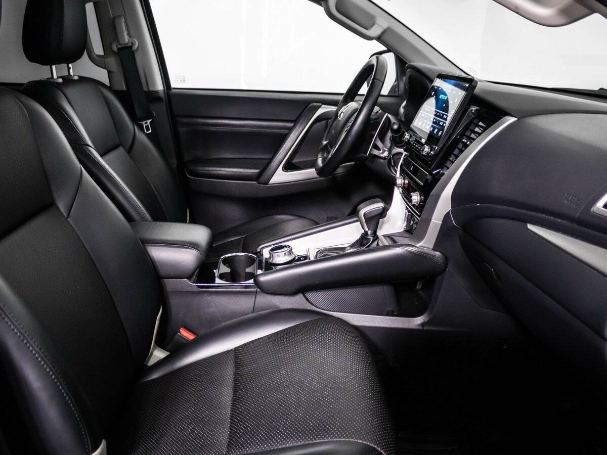 Mitsubishi Pajero Sport III Рестайлинг, 2020 Фото №10