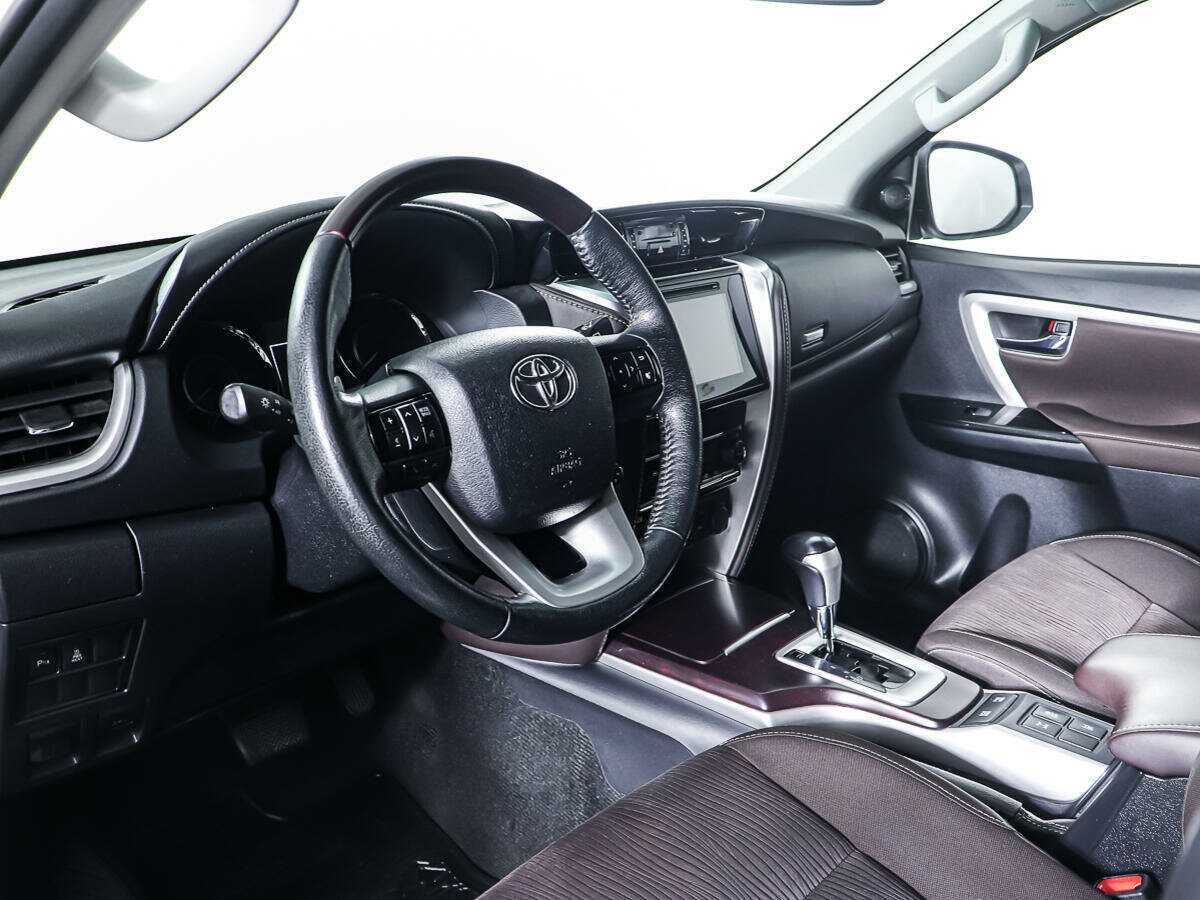 Toyota Fortuner, 2017 Фото №12