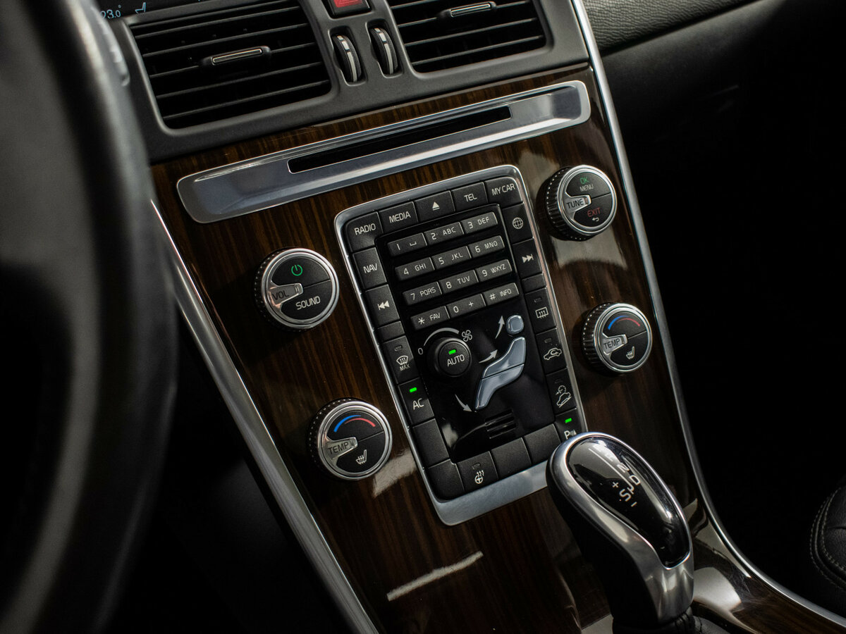 Volvo XC60 I Рестайлинг, 2014 Фото №15