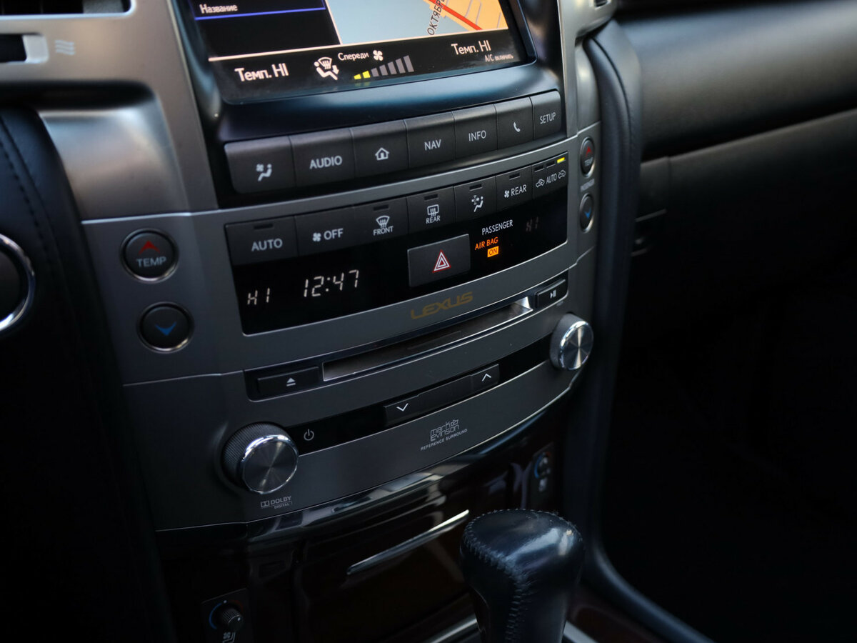 Lexus LX 570 III Рестайлинг, 2012 Фото №25