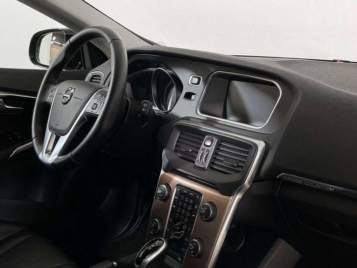 Volvo V40 Cross Country, 2017 Фото №8