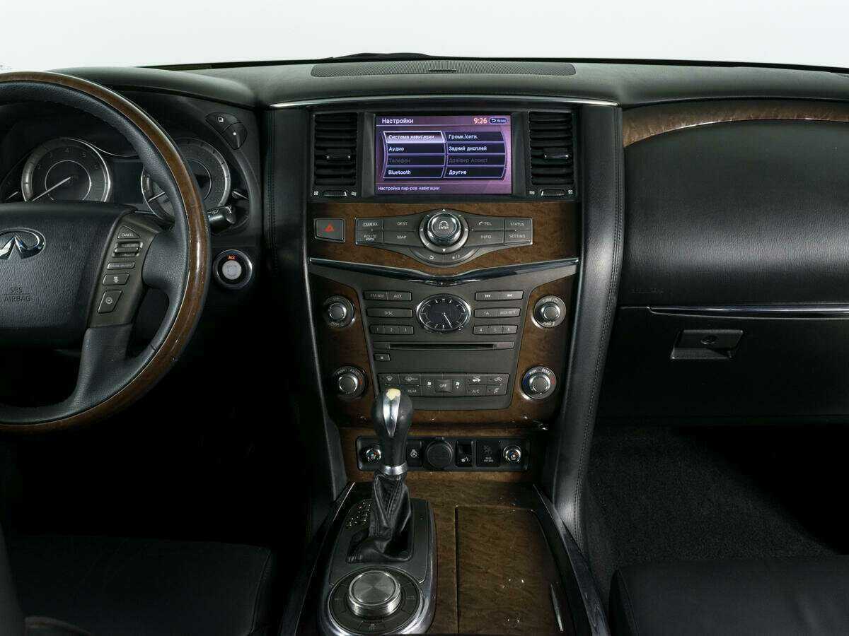 Infiniti QX56, 2011 Фото №10