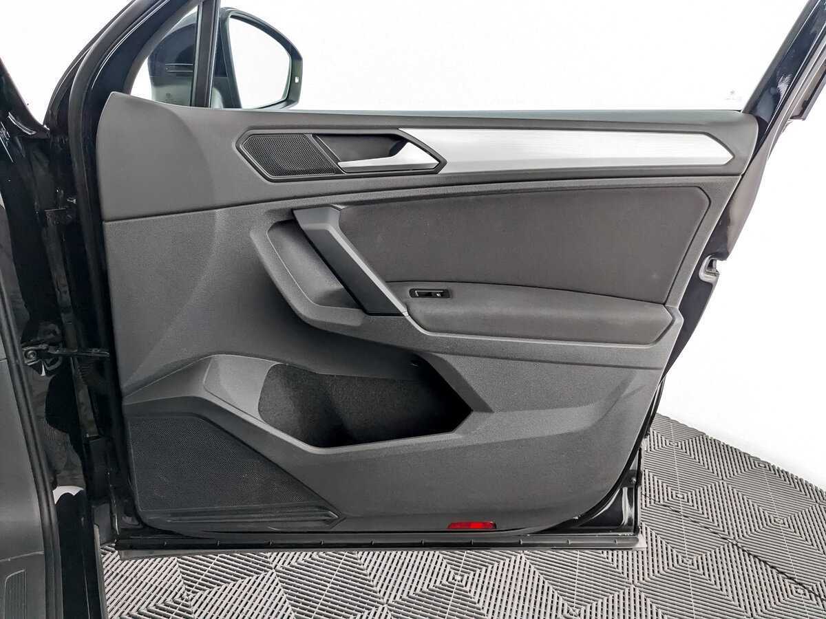 Volkswagen Tiguan, 2021 Фото №19