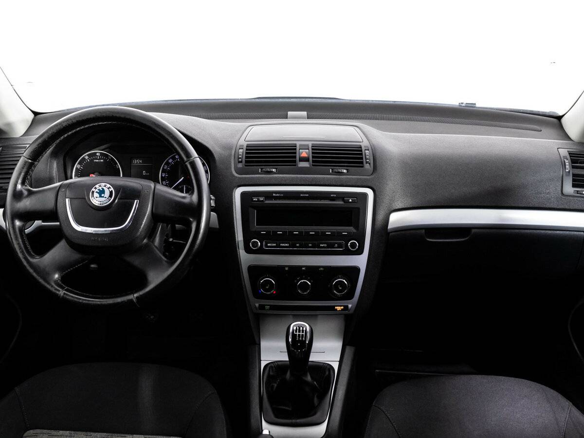 Skoda Octavia II (A5) Рестайлинг, 2011 Фото №8