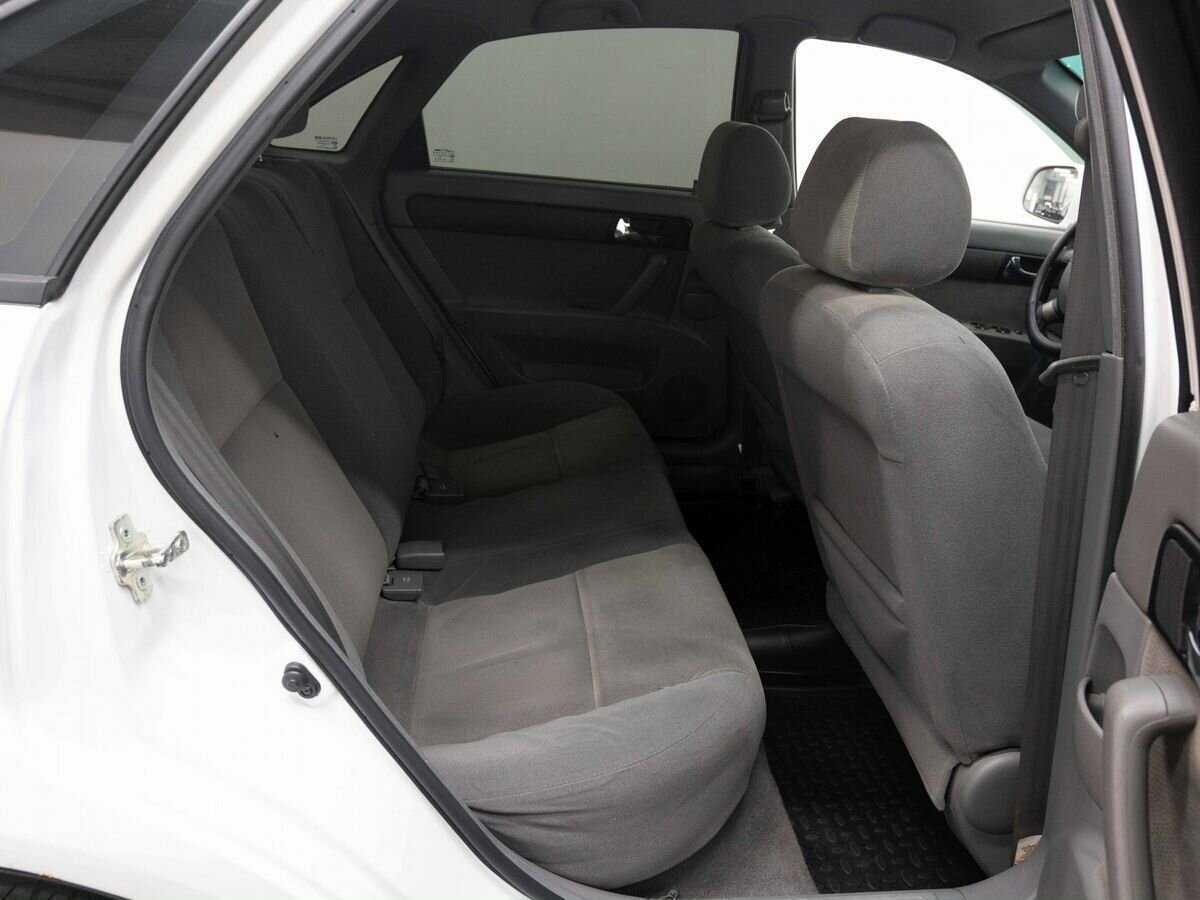 Daewoo Gentra, 2013 Фото №11