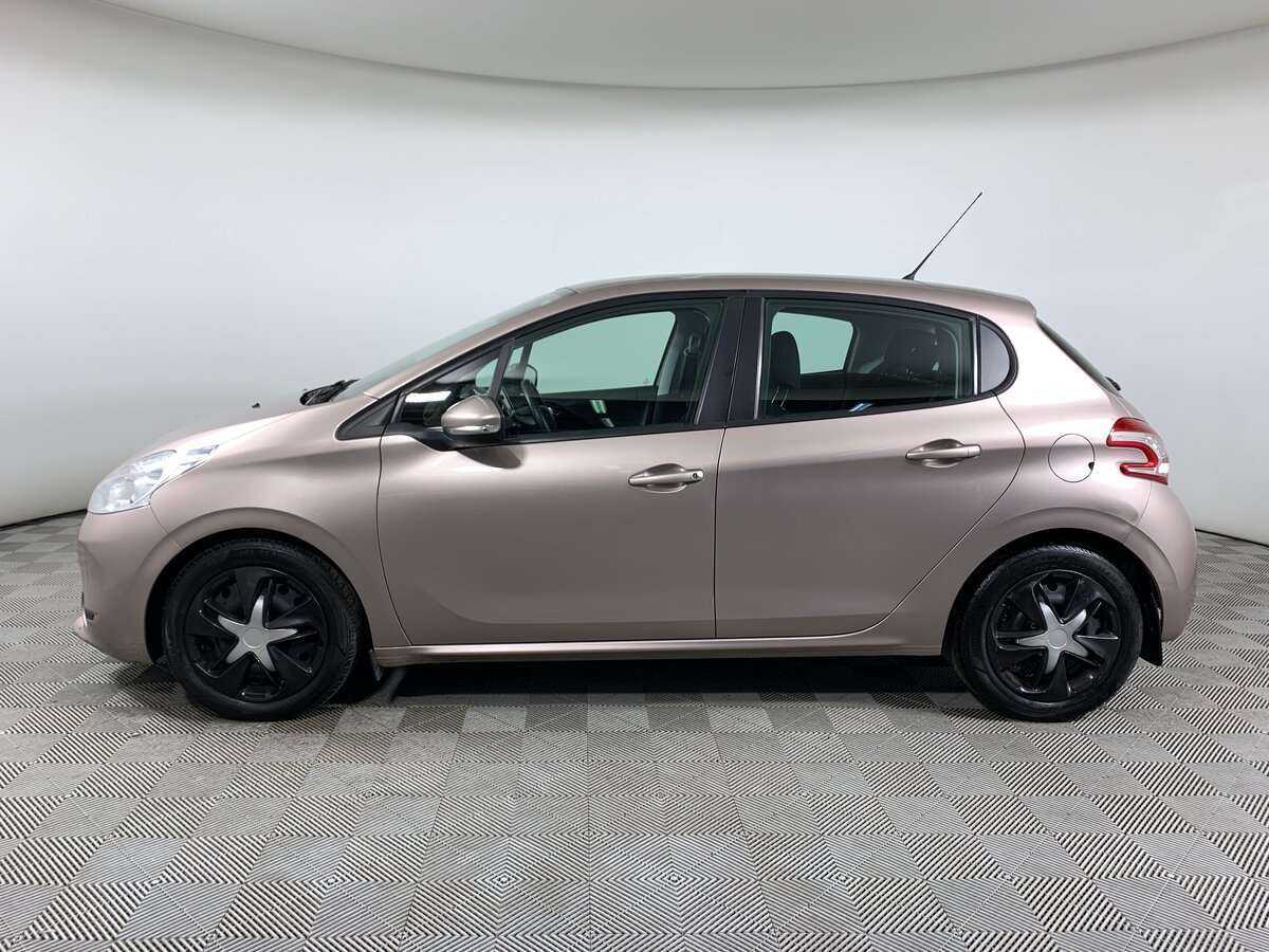 Peugeot 208, 2013 Фото №8