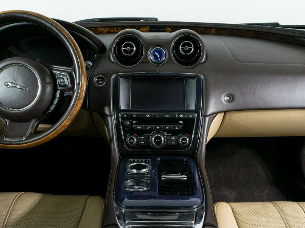 Jaguar XJ, 2010 Фото №10