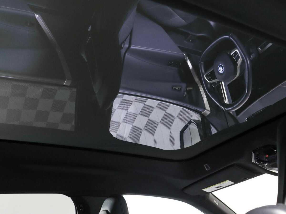 BMW iX xDrive50, 2022 Фото №28