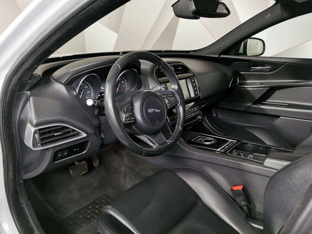 Jaguar XE, 2015 Фото №14