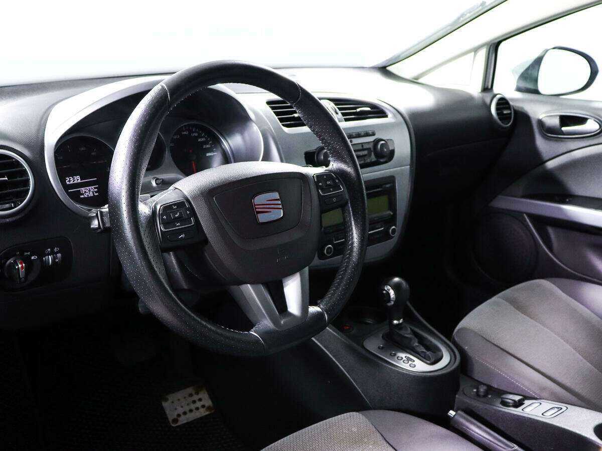 SEAT Leon, 2012 Фото №12
