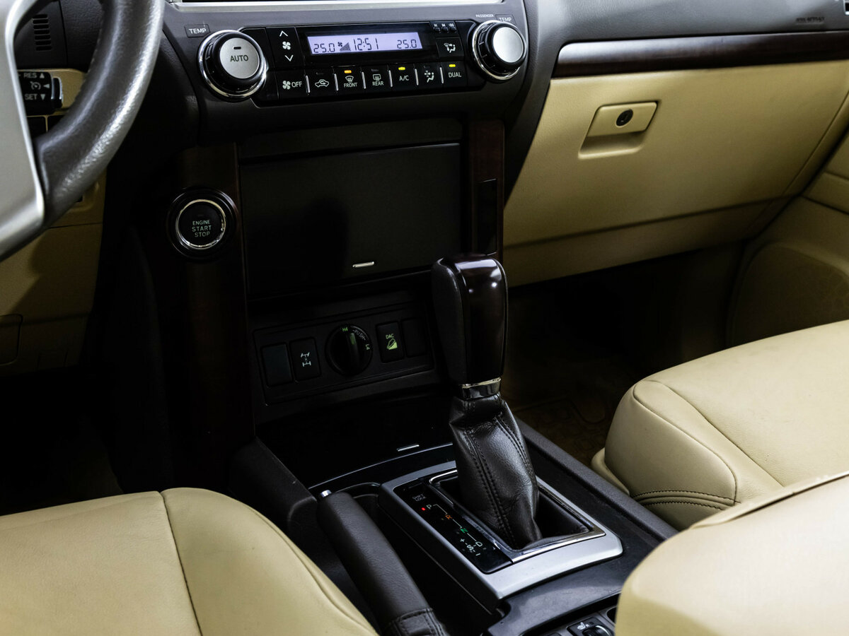 Toyota Land Cruiser Prado 150 Series Рестайлинг 1, 2016 Фото №10