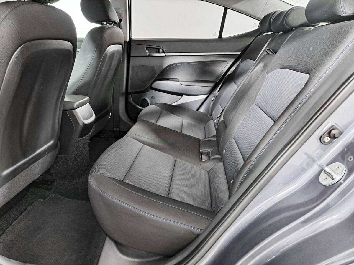 Hyundai Elantra, 2018 Фото №12