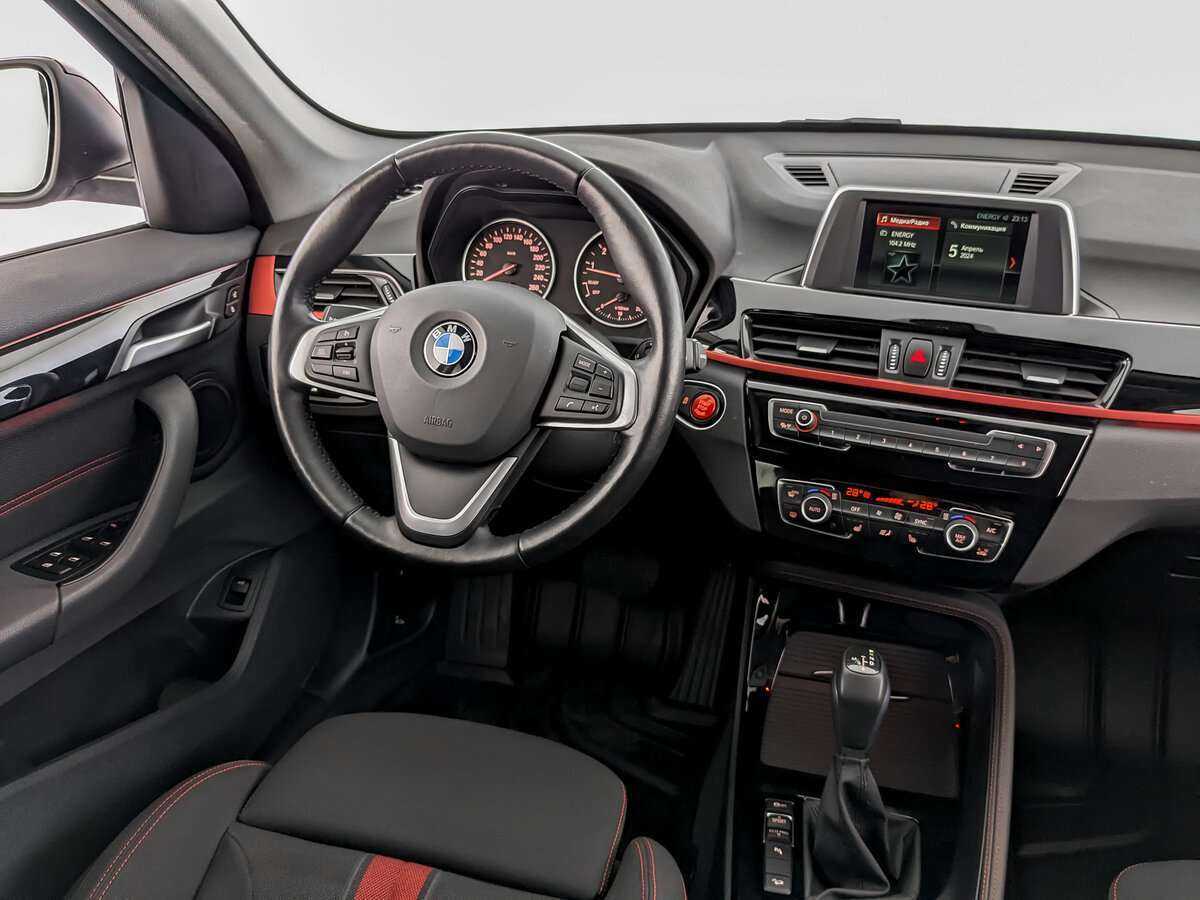 BMW X1 20i xDrive, 2017 Фото №21