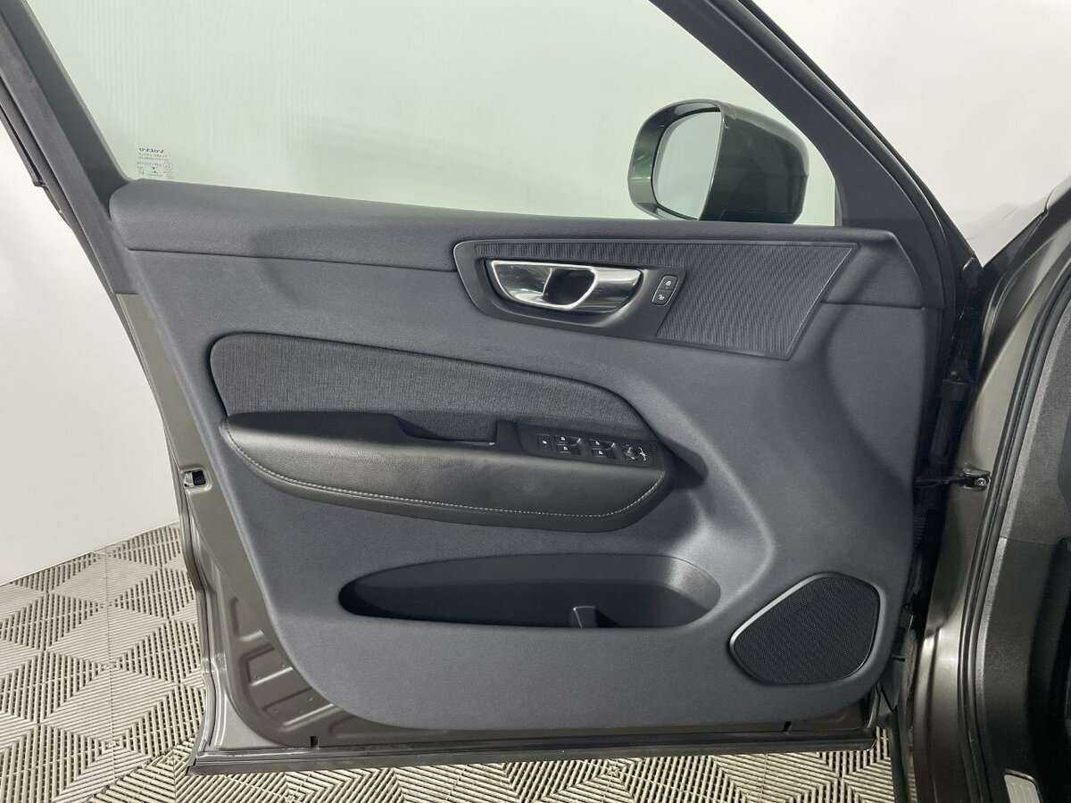 Volvo XC60, 2019 Фото №8