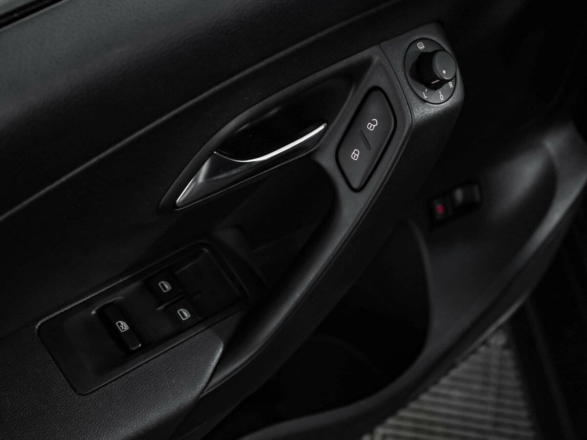Volkswagen Polo V Рестайлинг, 2018 Фото №14