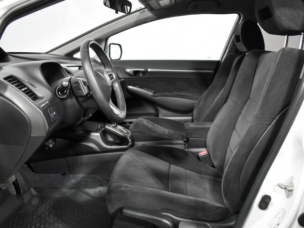Honda Civic VIII Рестайлинг, 2011 Фото №9