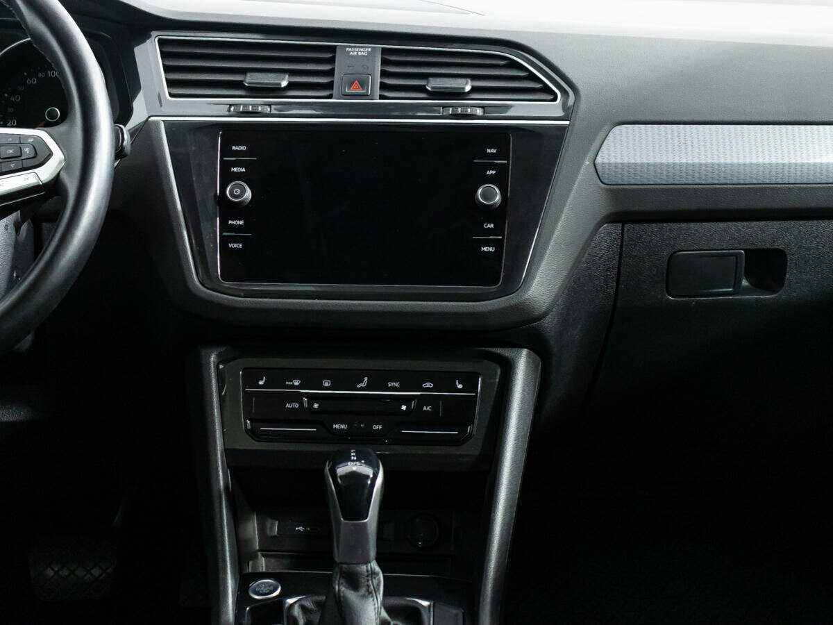 Volkswagen Tiguan, 2021 Фото №14