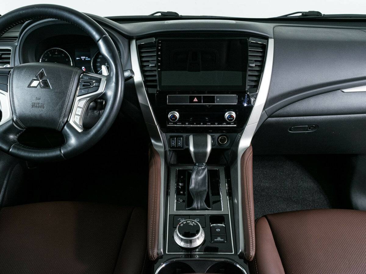 Mitsubishi Pajero Sport, 2020 Фото №8
