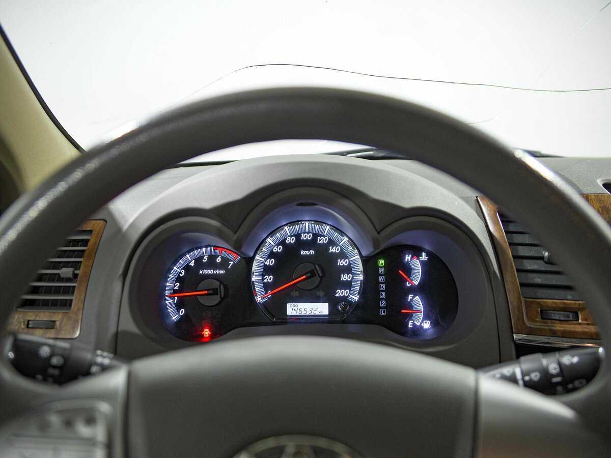 Toyota Fortuner, 2012 Фото №7
