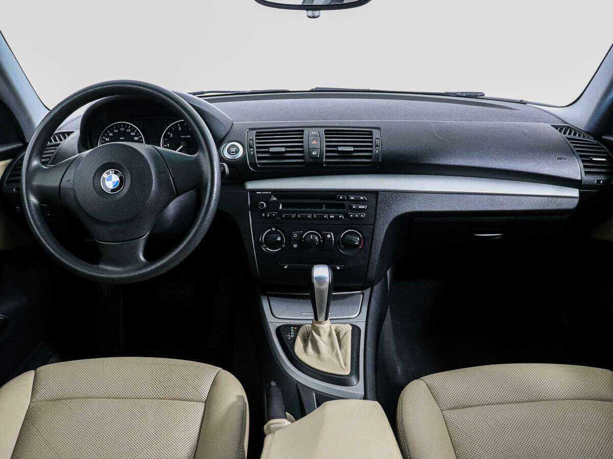 BMW 1 серии 116i, 2009 Фото №11