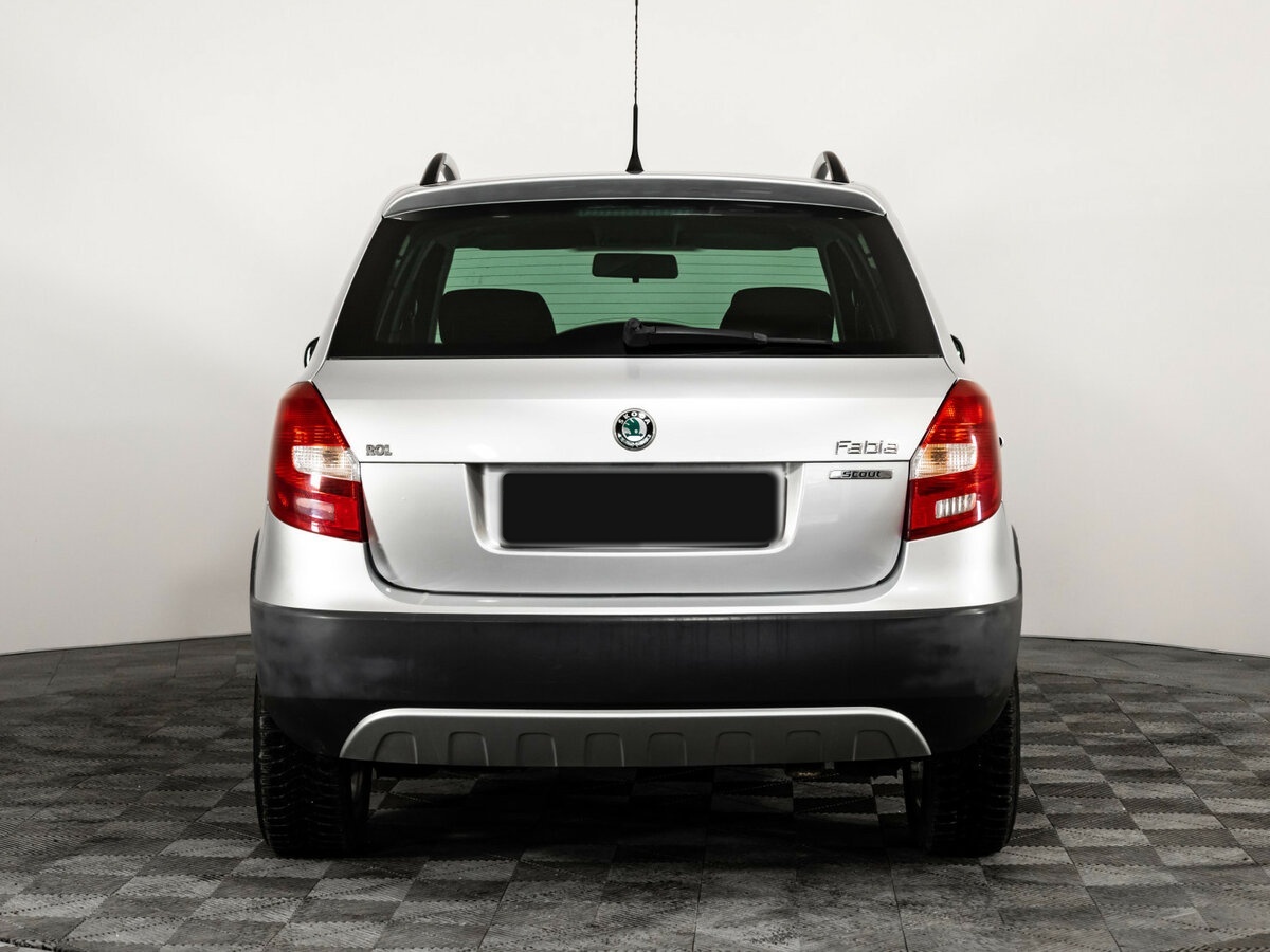 Skoda Fabia Scout II Рестайлинг, 2011 Фото №5