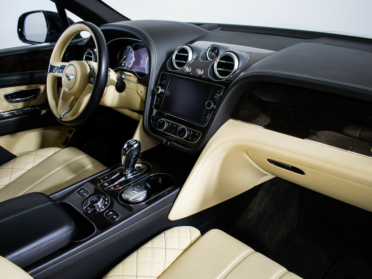 Bentley Bentayga I, 2016 Фото №12