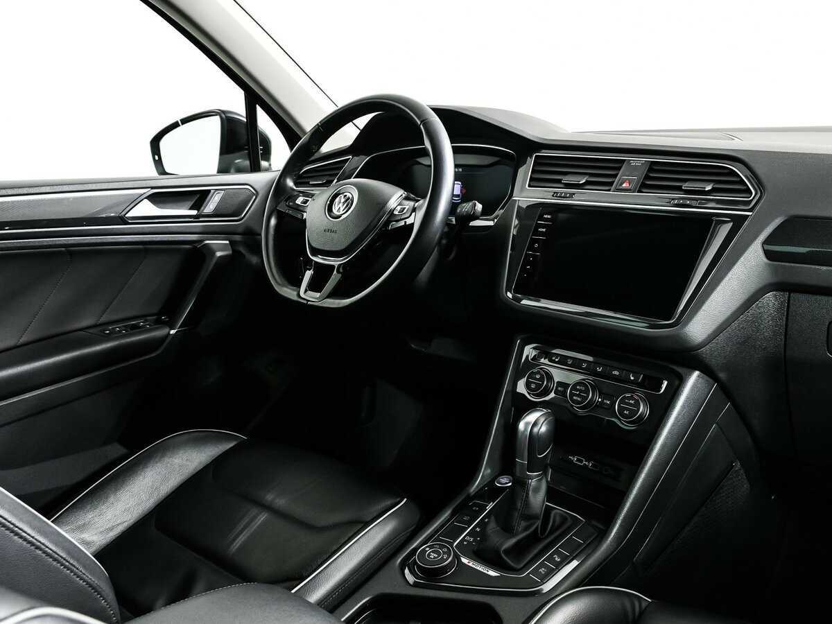 Volkswagen Tiguan, 2018 Фото №8