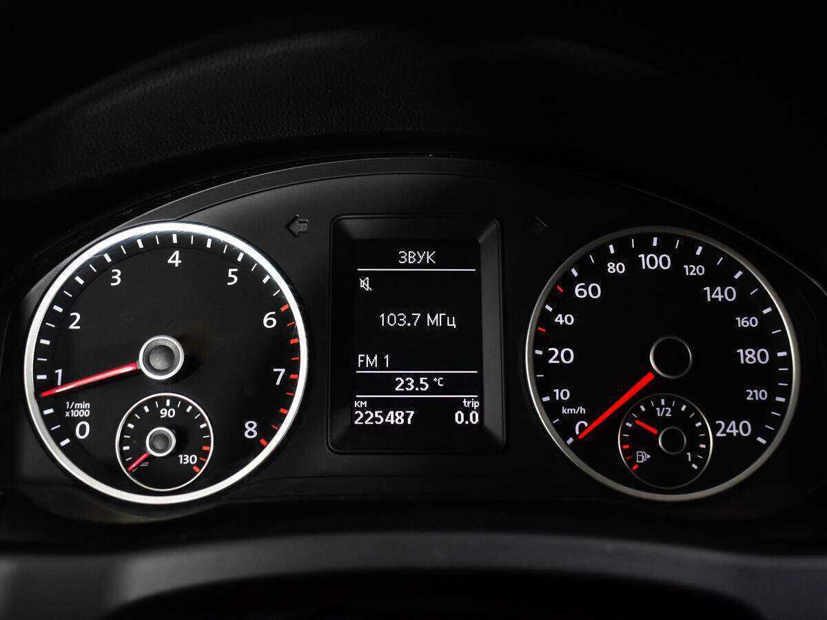 Volkswagen Tiguan, 2011 Фото №9