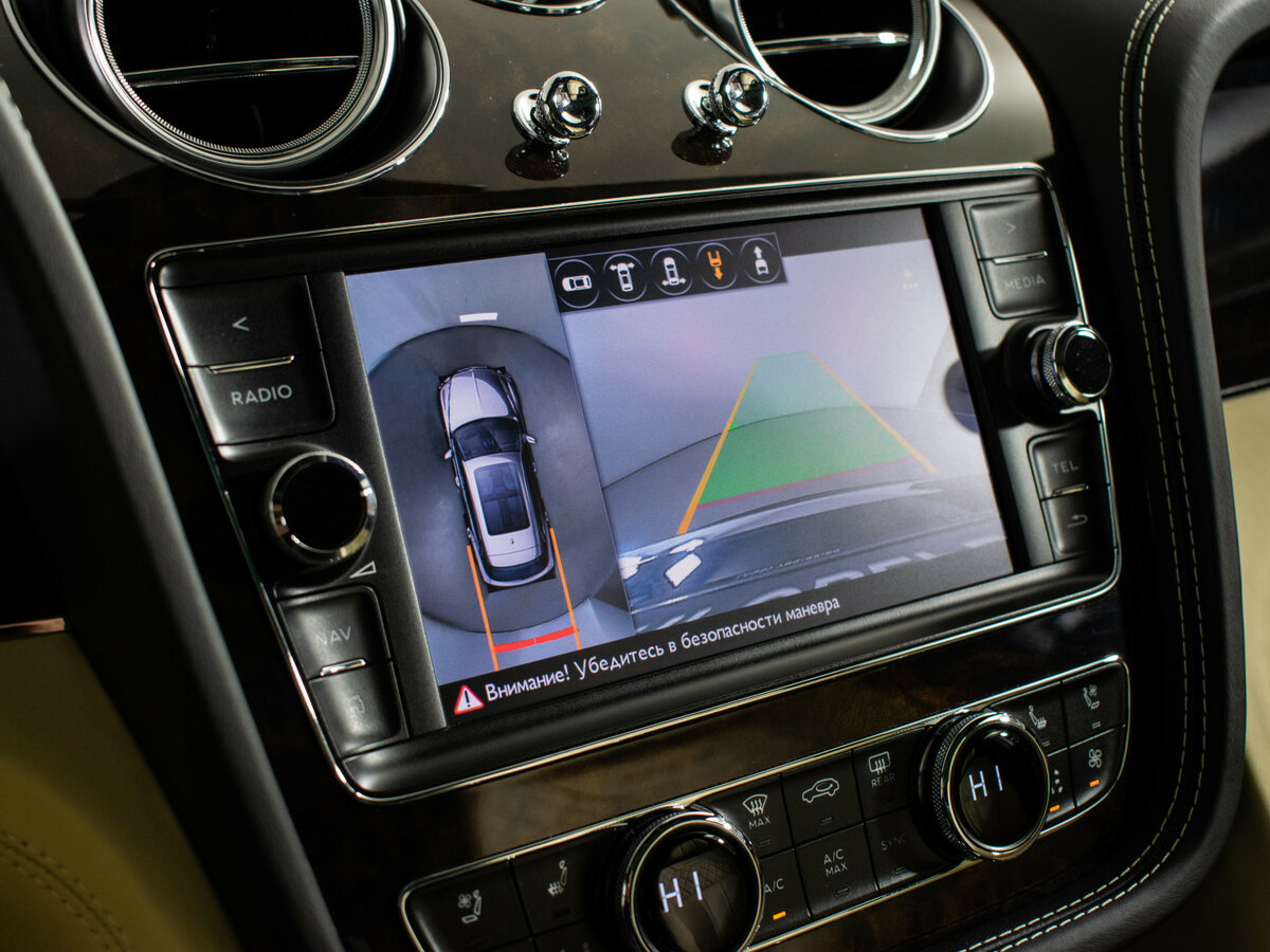 Bentley Bentayga I, 2016 Фото №18