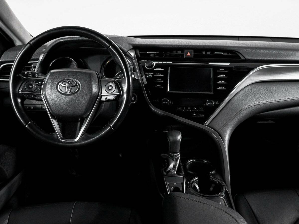 Toyota Camry, 2018 Фото №12