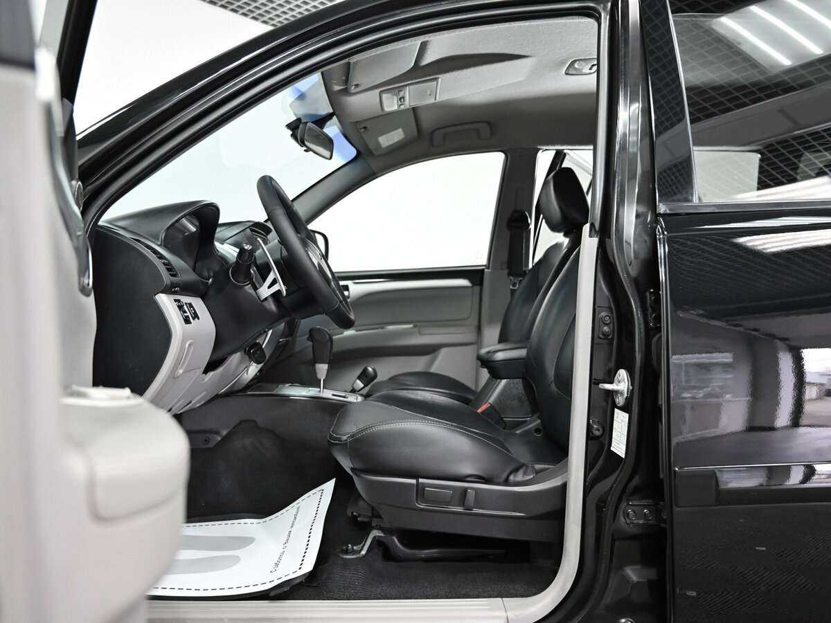 Mitsubishi Pajero Sport, 2010 Фото №8
