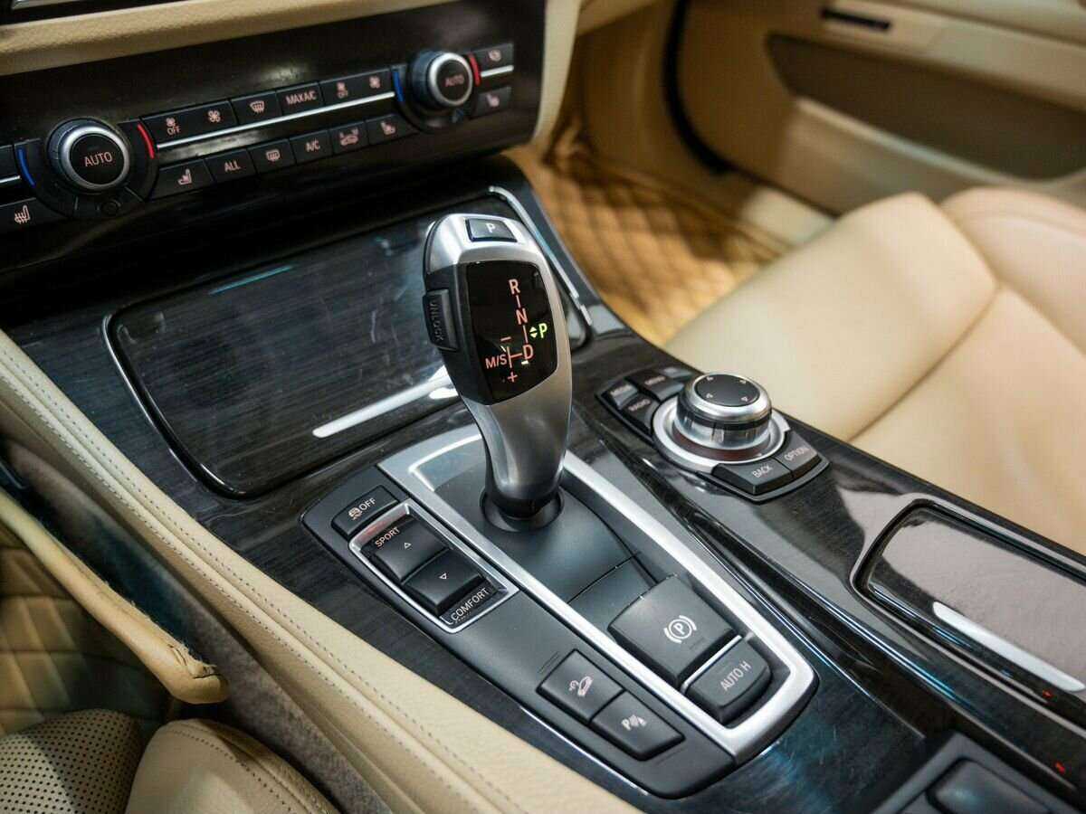 BMW 5 серии 530d xDrive, 2013 Фото №20
