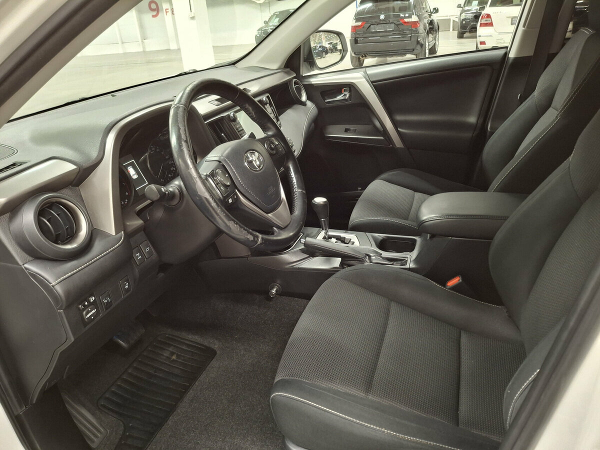 Toyota RAV4 IV (XA40) Рестайлинг, 2016 Фото №15