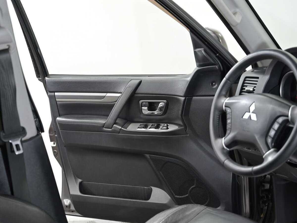 Mitsubishi Pajero, 2010 Фото №8