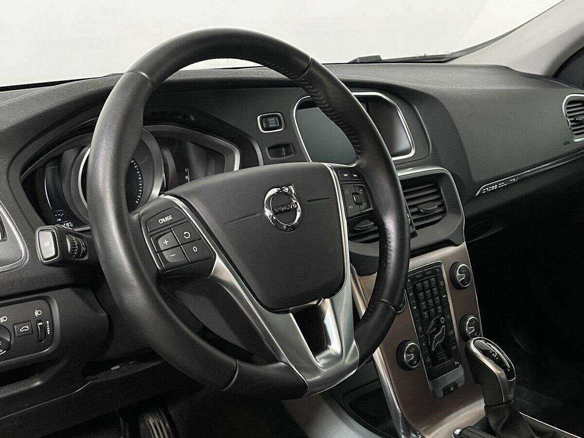 Volvo V40 Cross Country, 2017 Фото №13