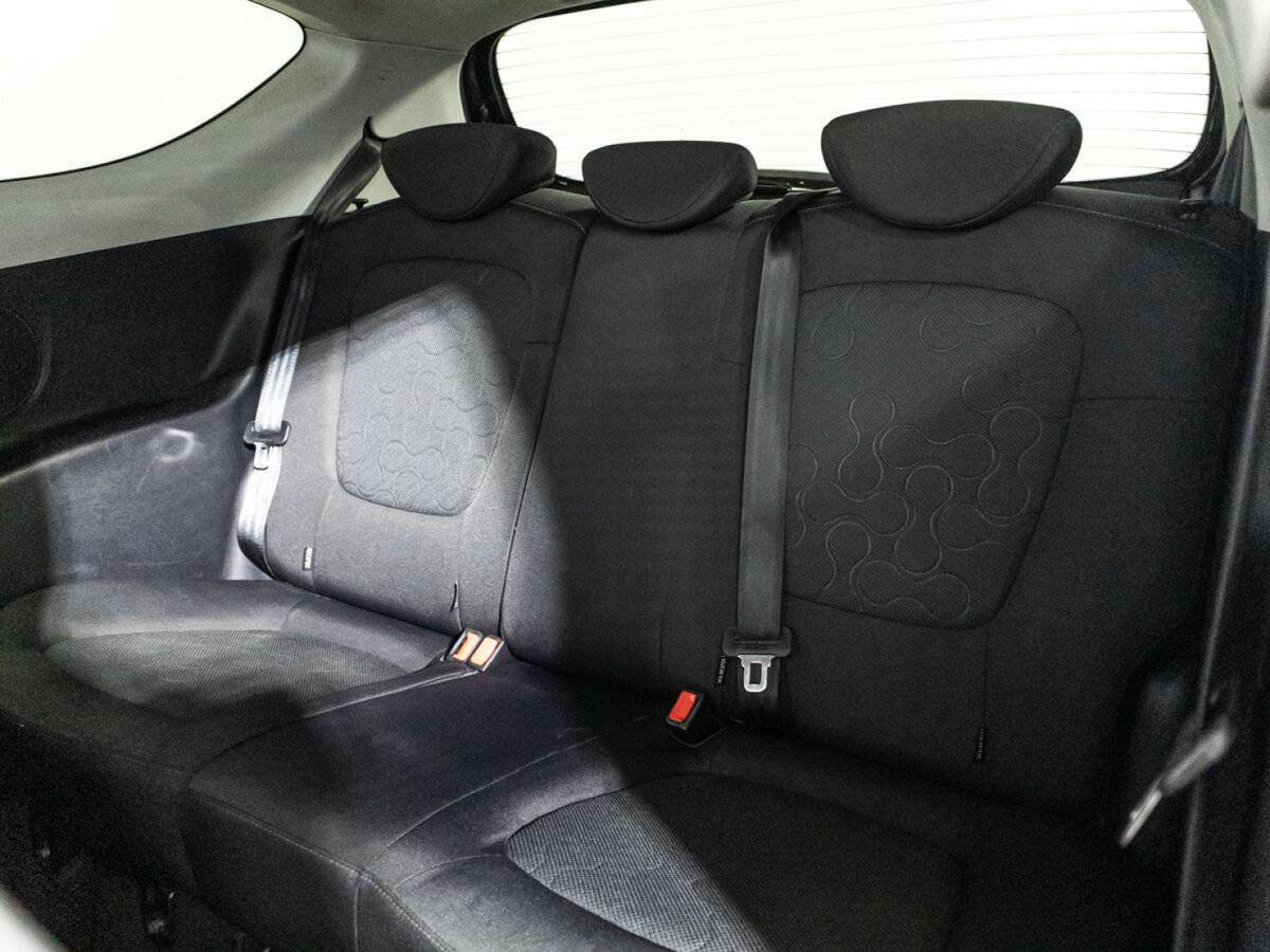 Hyundai i20, 2009 Фото №10