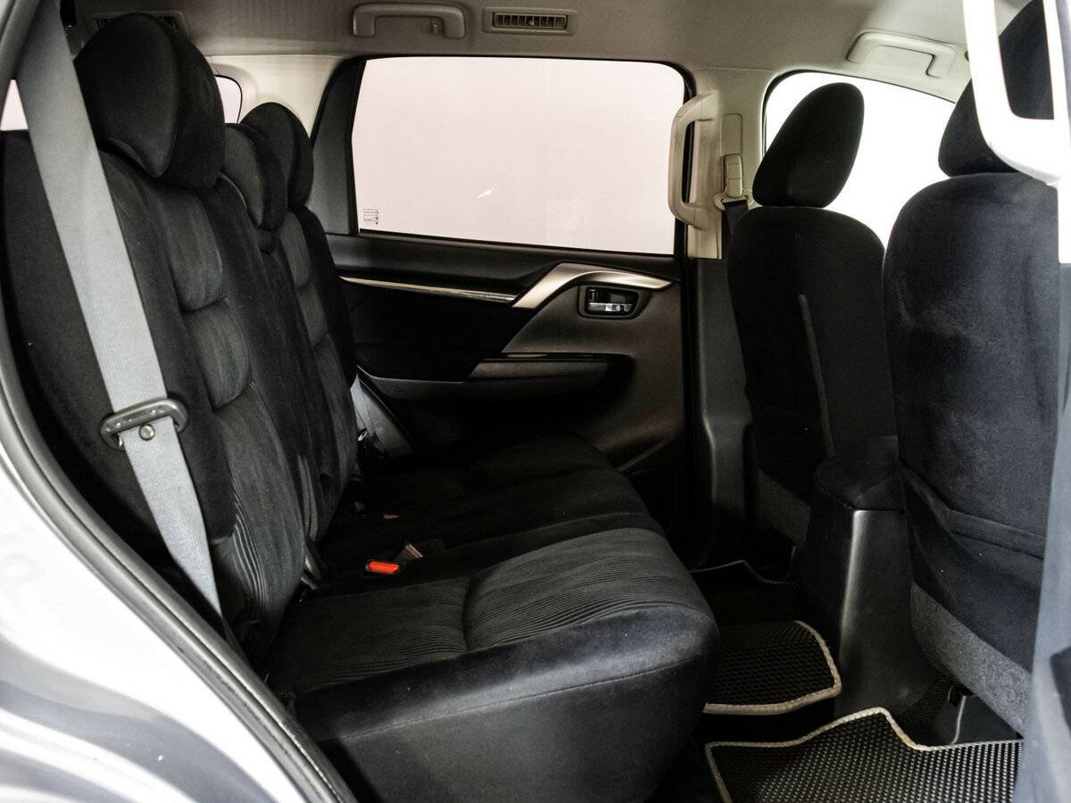 Mitsubishi Pajero Sport, 2017 Фото №14
