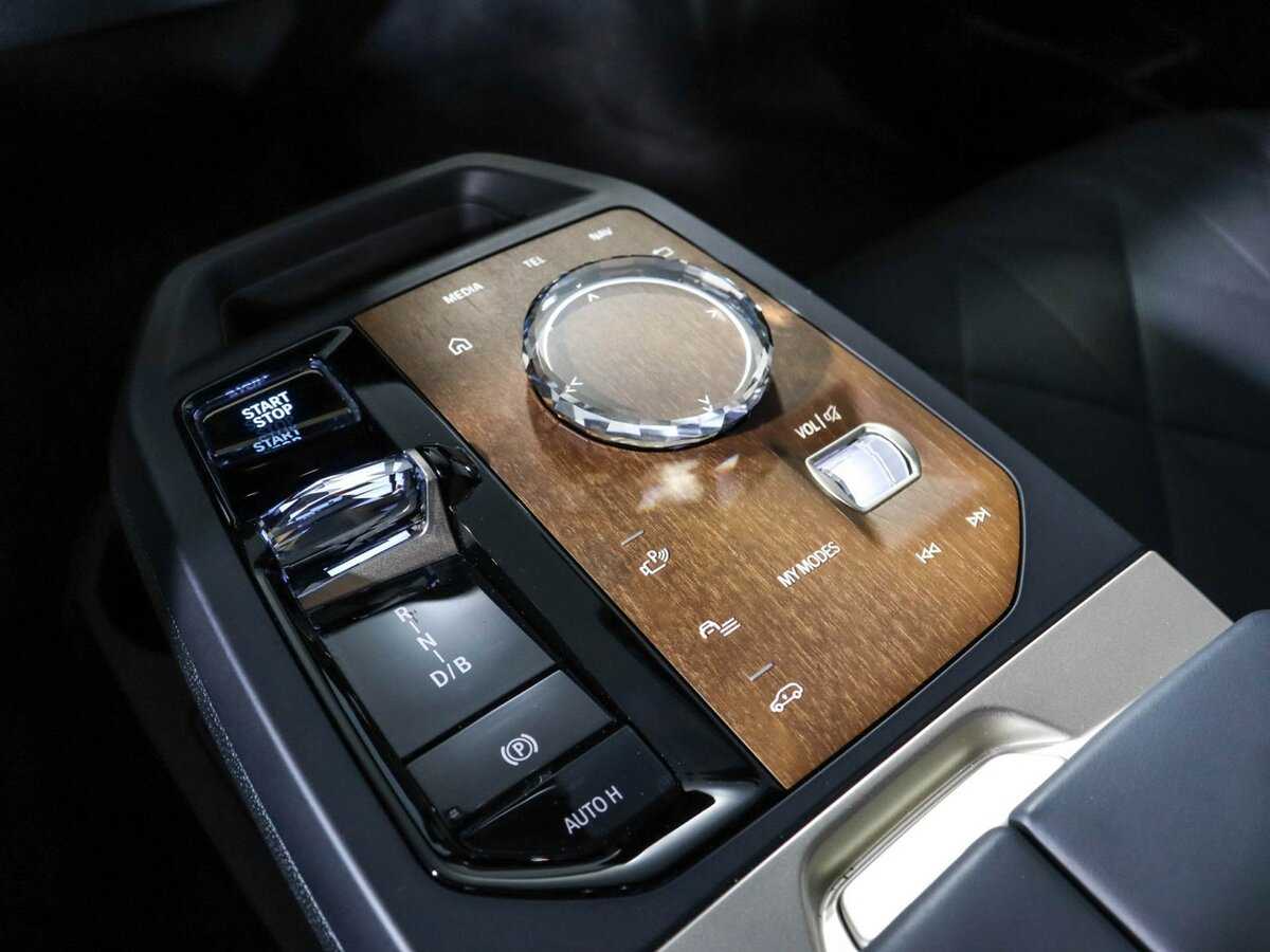 BMW iX xDrive50, 2022 Фото №24