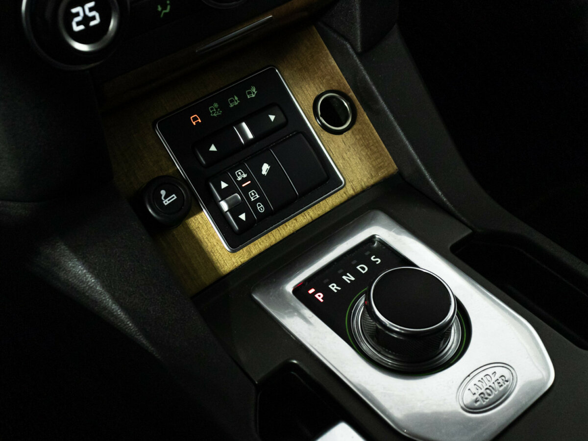 Land Rover Discovery IV Рестайлинг, 2014 Фото №14